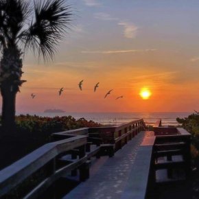Summer Escape! Ocean Front Min 3 Mo Jul-Sep '25